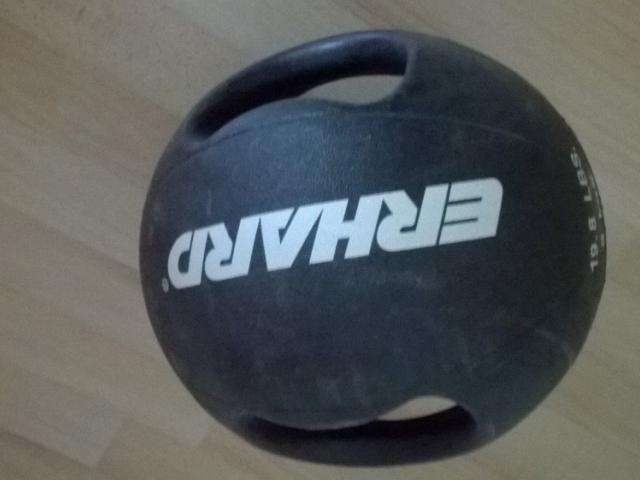 Rubber Med Ball mit Griffen - 1